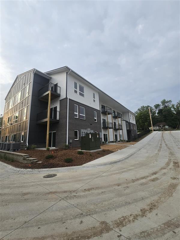 Oxbow Crossing Apartments BLD 207 - Photo 2 of 15