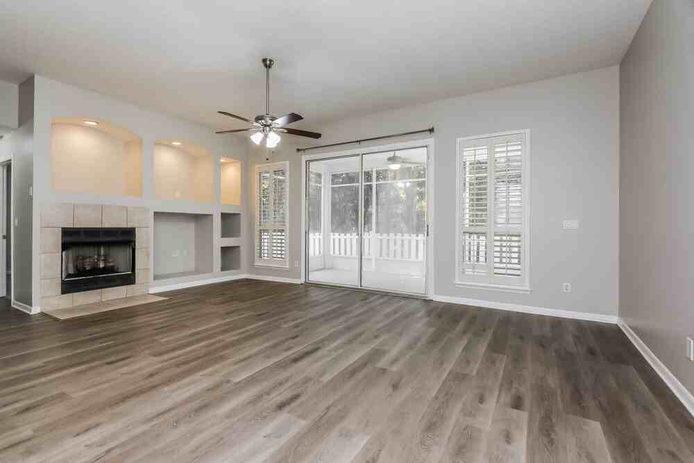 923 Mystic Harbor Dr - Photo 4 of 16