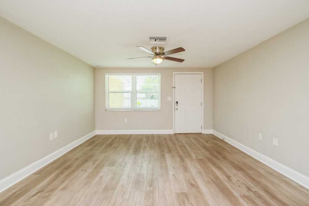 4801 5th St - Photo 3 of 16