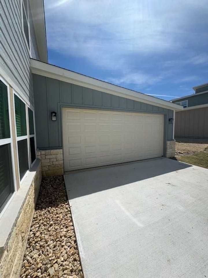 1318 Johnson Bend Rd #2 - Photo 3 of 20