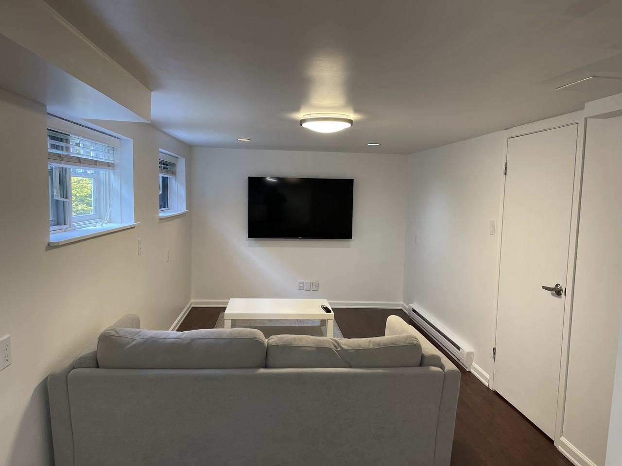 1259 Gordon Ave - Photo 2 of 18