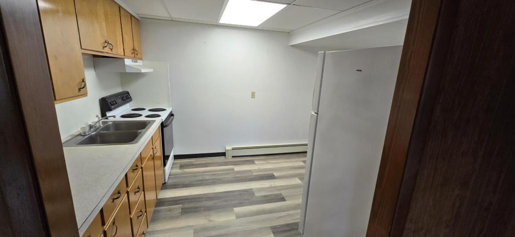 110 N Main St - Photo 2 of 12