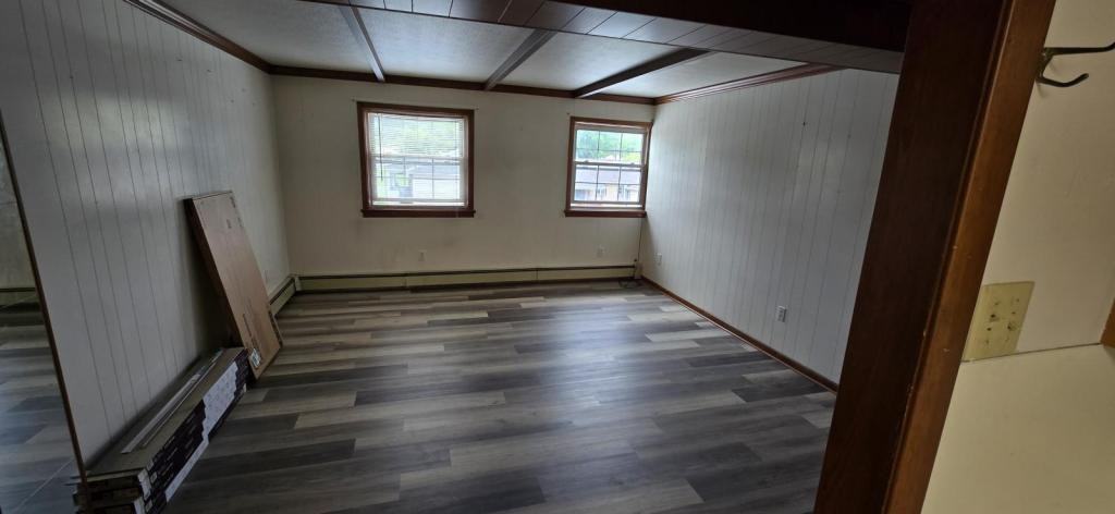 110 N Main St - Photo 4 of 12