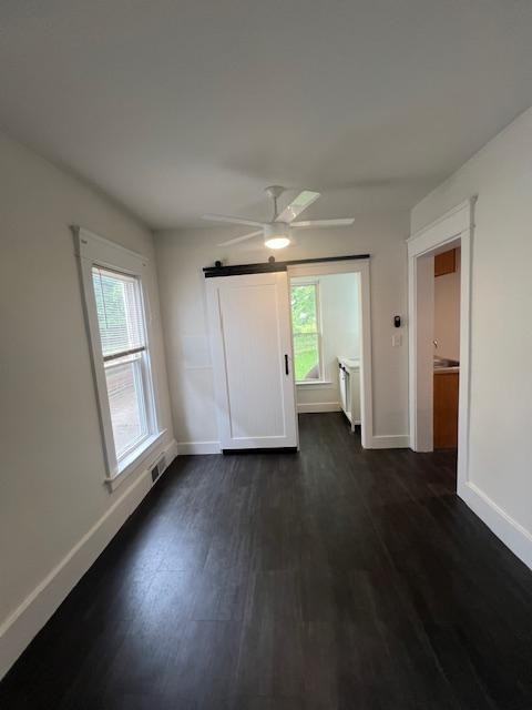 941 W 8th St - Photo 7 of 17