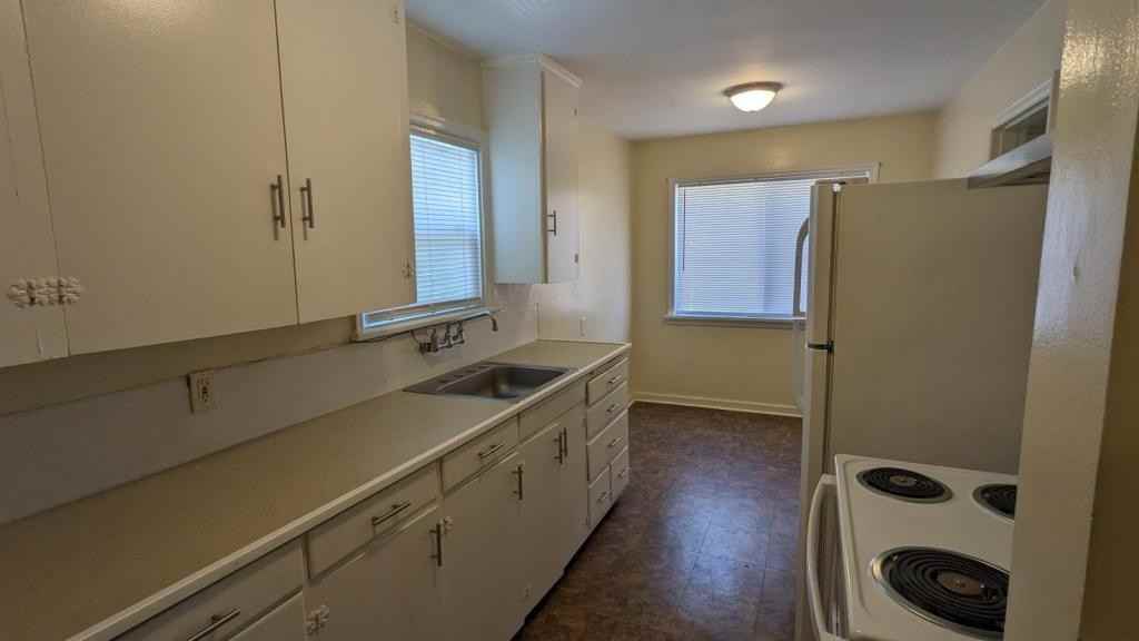 1066 Howard St Se - Photo 7 of 17