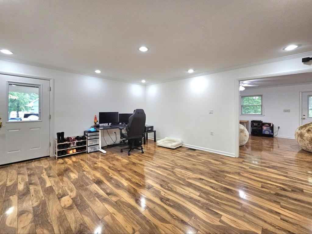 8134 Keeler St - Photo 2 of 35