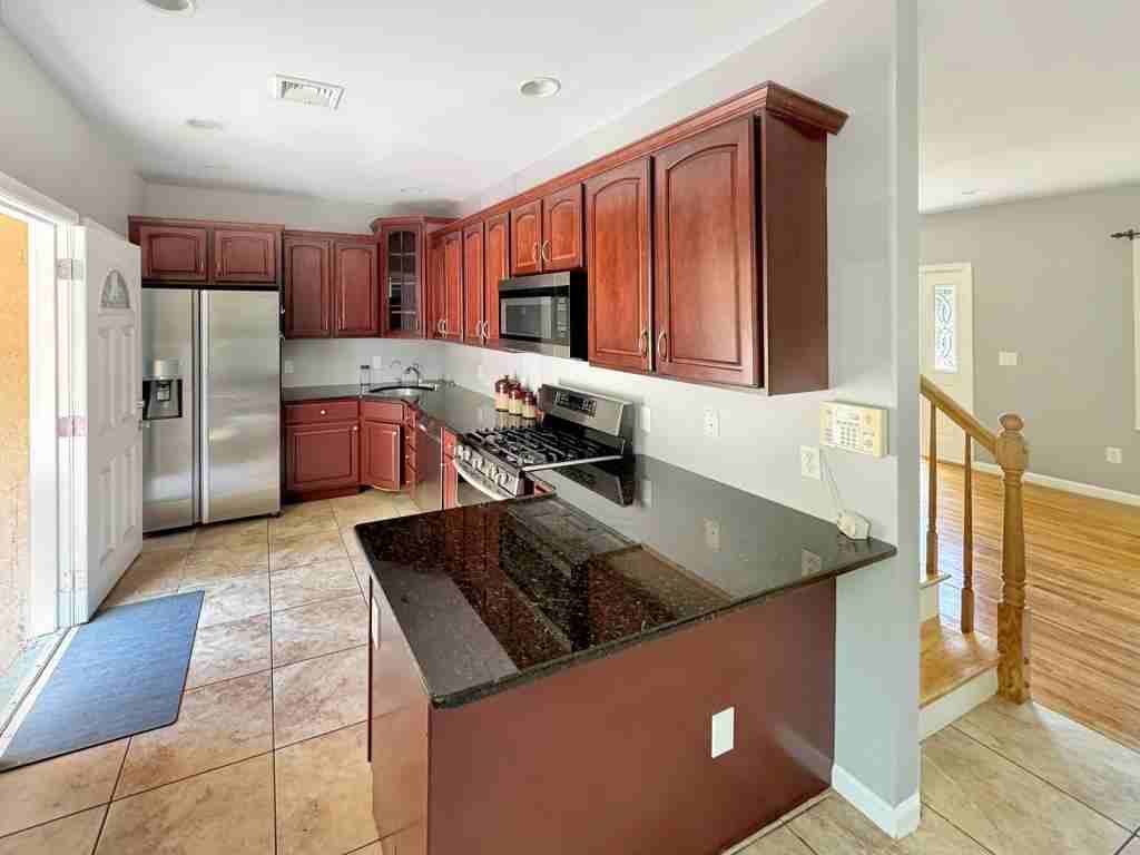 499 Paramus Rd - Photo 2 of 15
