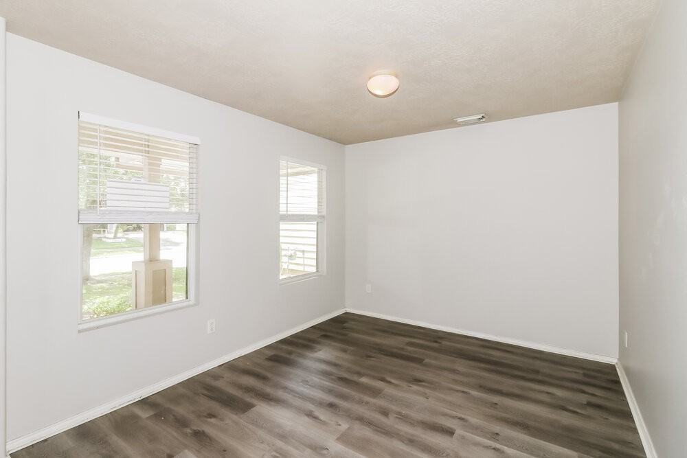 19710 Rocky Shores Drive - Photo 5 of 17