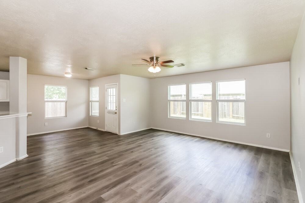 19710 Rocky Shores Drive - Photo 6 of 17