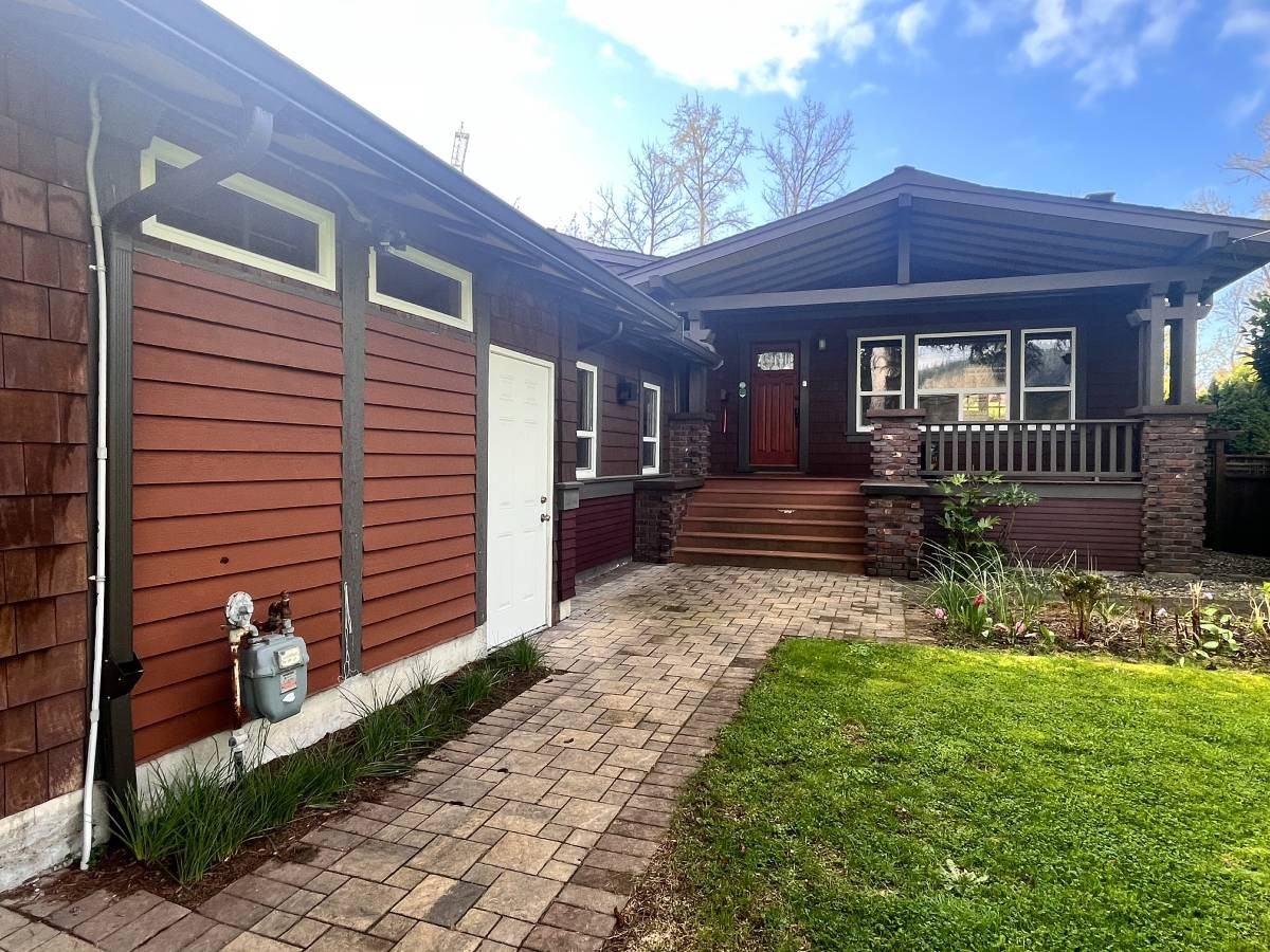 9376 Sullivan St - Photo 2 of 48