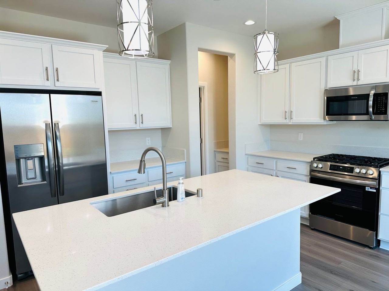 616 Ophelia Ave - Photo 3 of 50