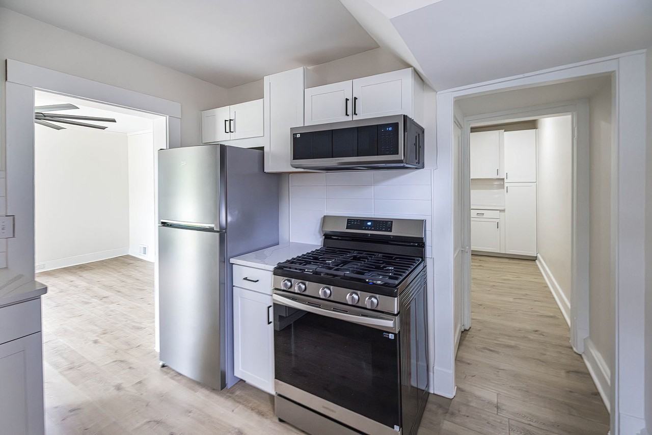 2065 Willow St - Photo 2 of 50