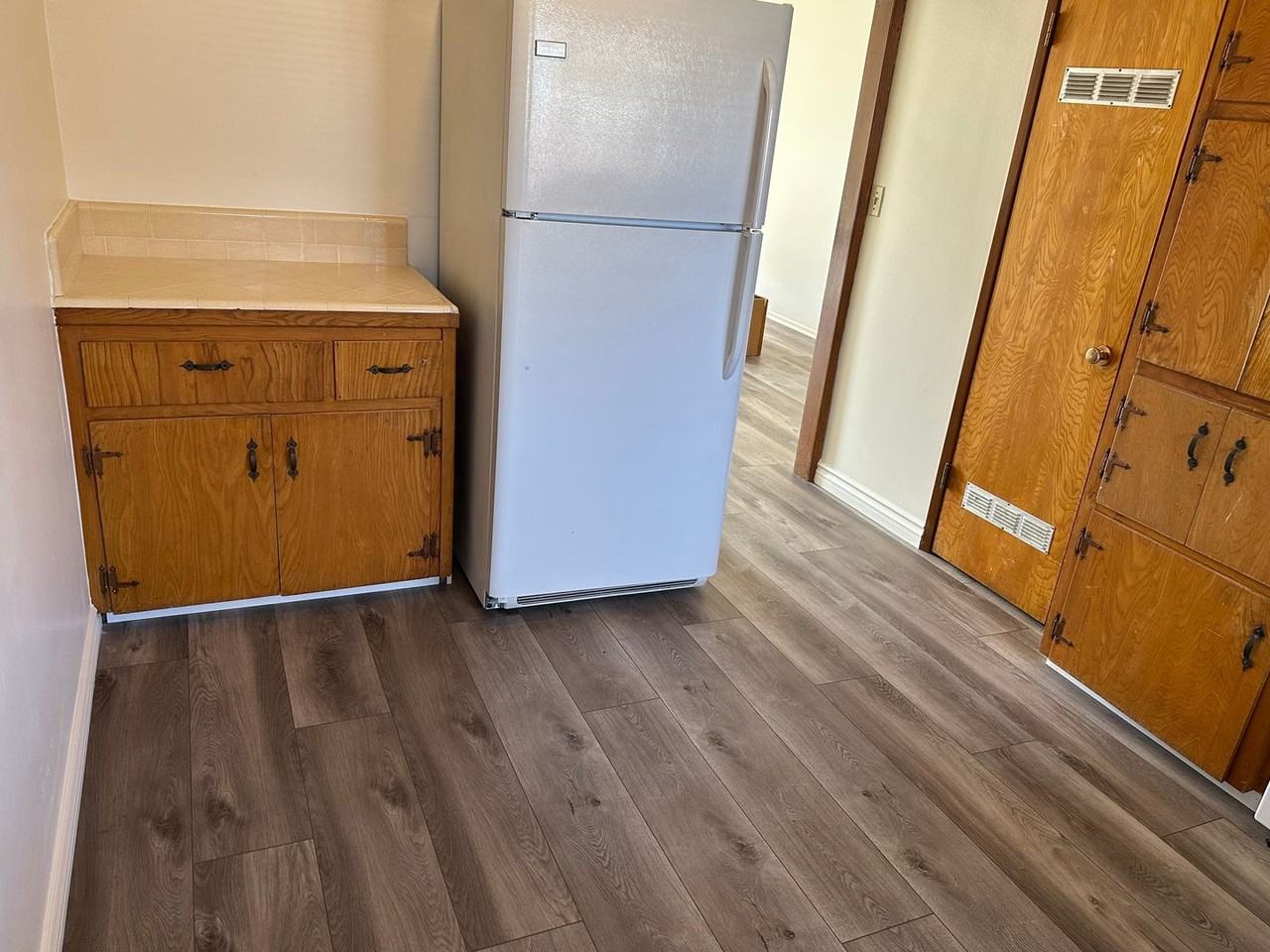 632 E Chapel St #B - Photo 6 of 16