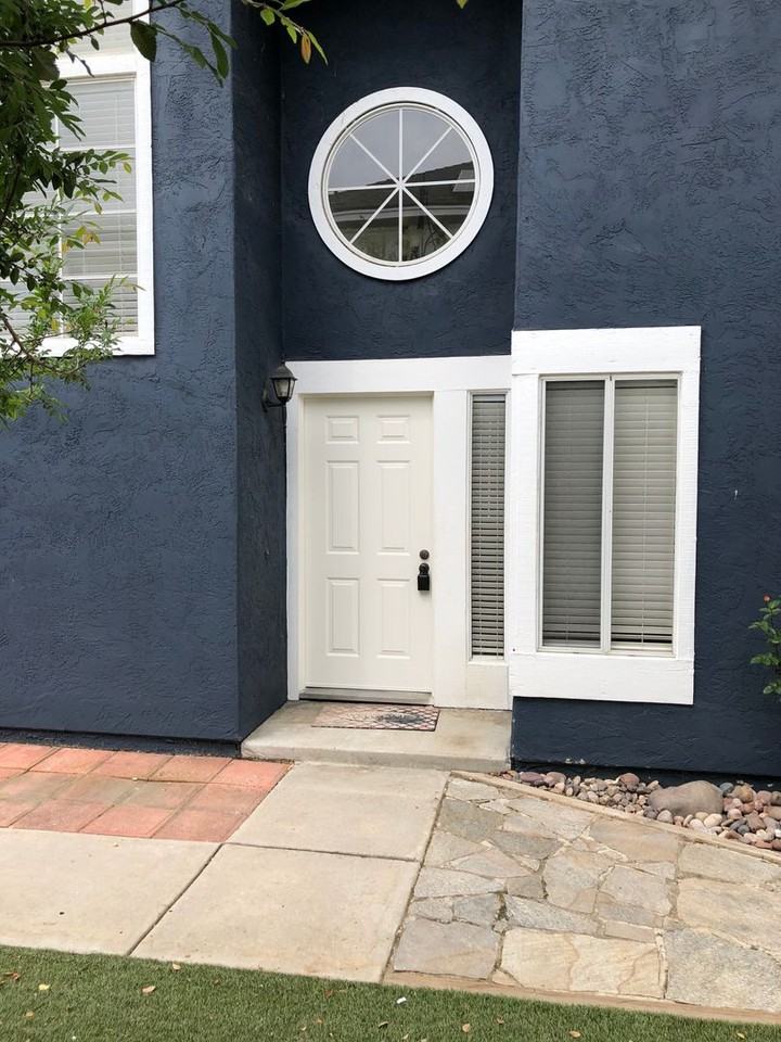 10328 New Bedford Ct - Photo 3 of 26