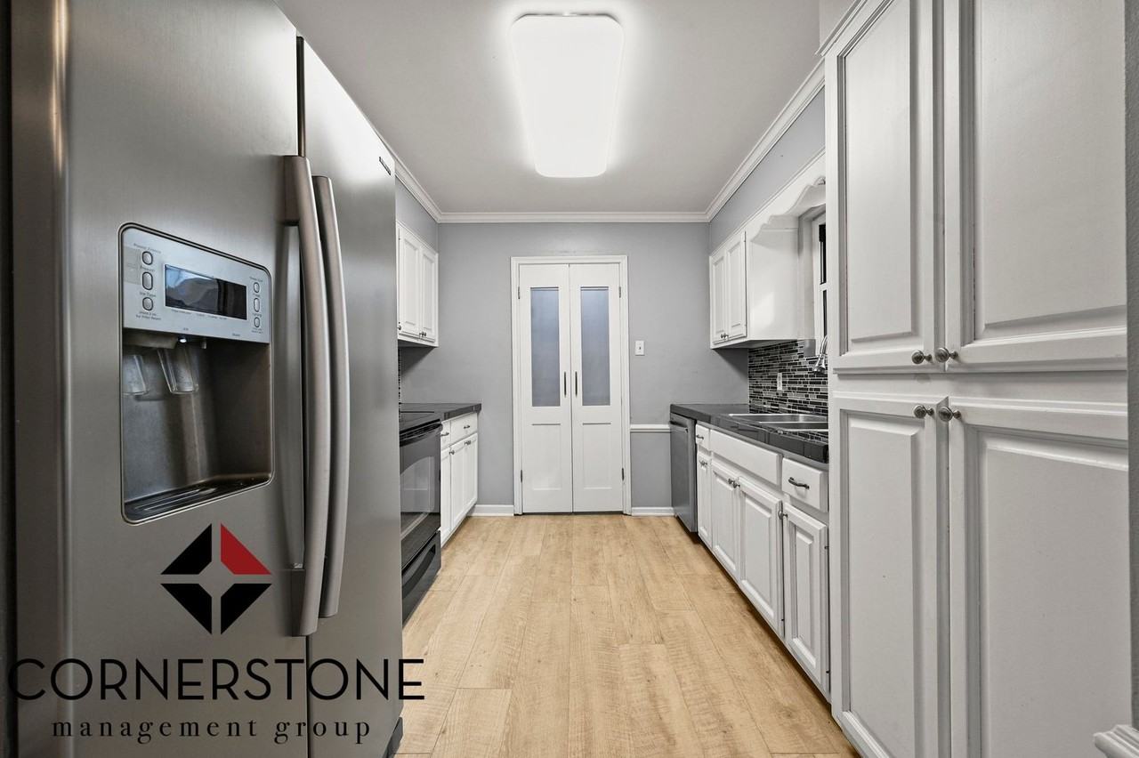 5952 Fort Clarke Dr N - Photo 4 of 16