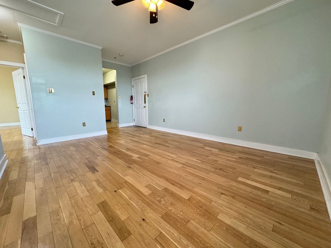 535 Main St - Photo 4 of 25