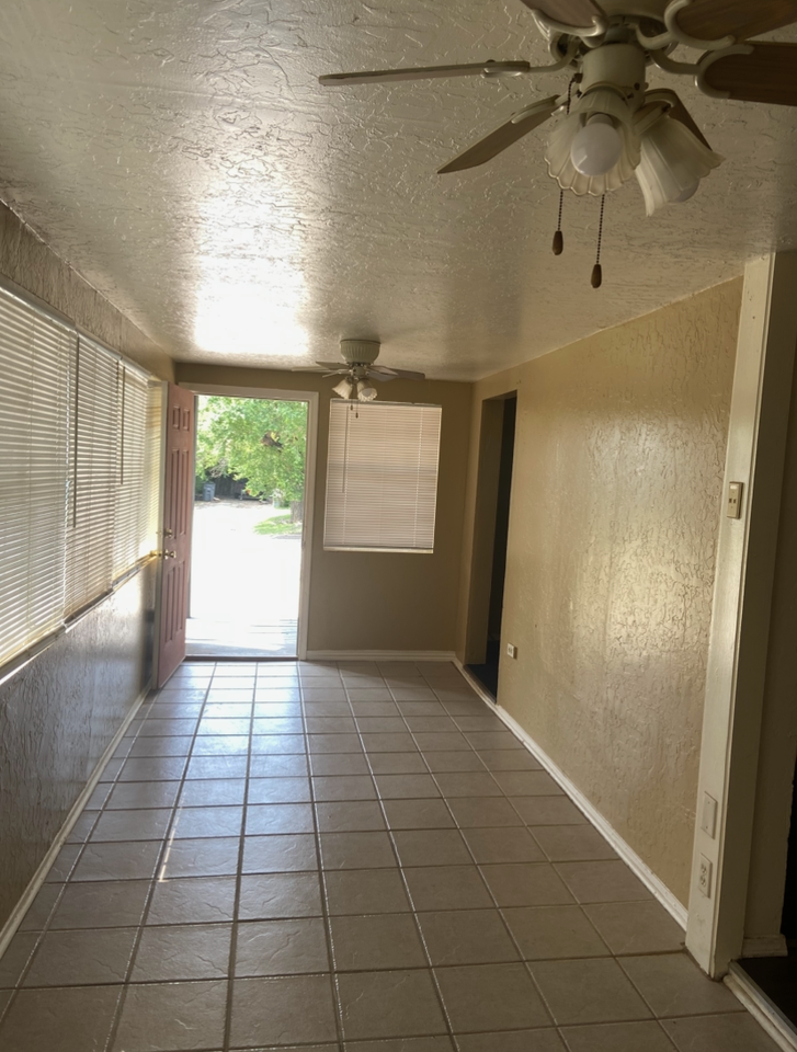 1209 Nw Taft Ave #NA - Photo 3 of 12