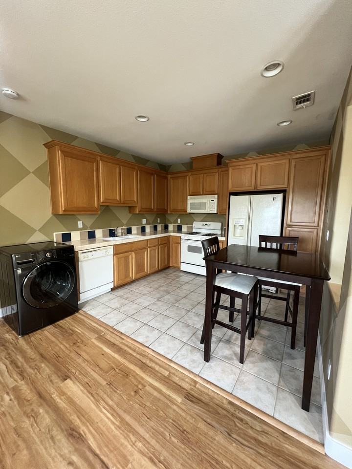 8520 Kern Ave #2 - Photo 4 of 8