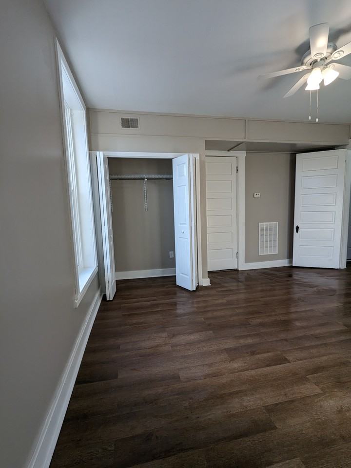 4619 Southern Pkwy #3 - Photo 3 of 16