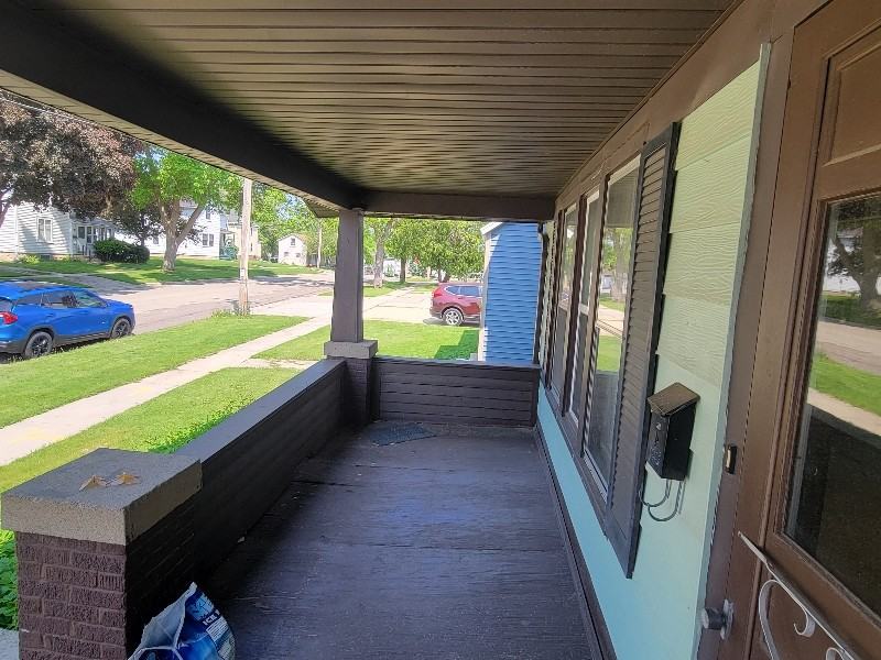 123 E Mill St - Photo 2 of 15