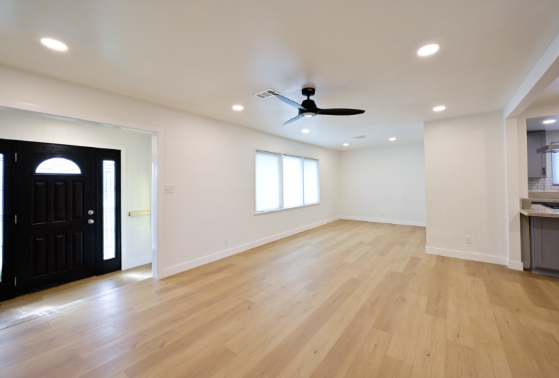 1903 Stevely Ave - Photo 3 of 18