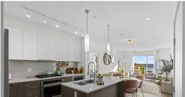 625 East 3rd Street - Photo 3 of 17