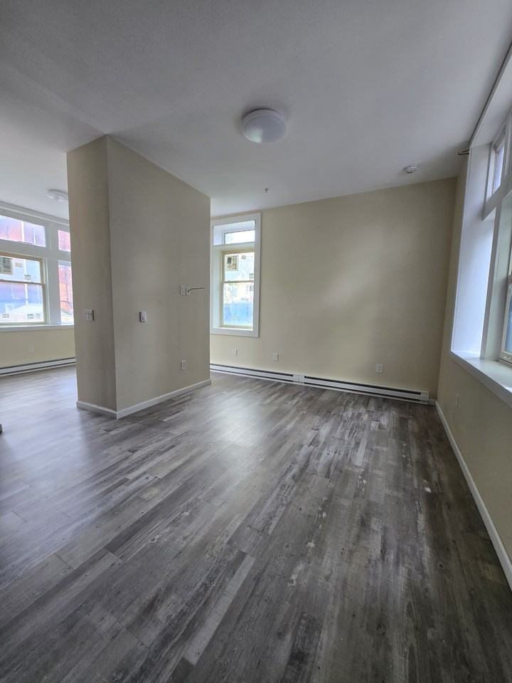 134 North Pearl Street - Photo 2 of 6