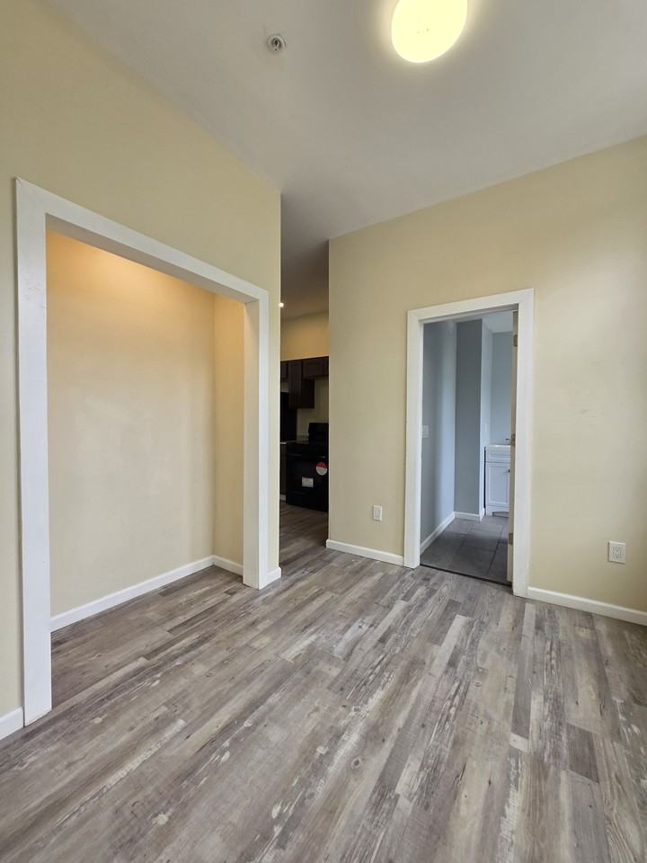 134 North Pearl Street - Photo 4 of 6