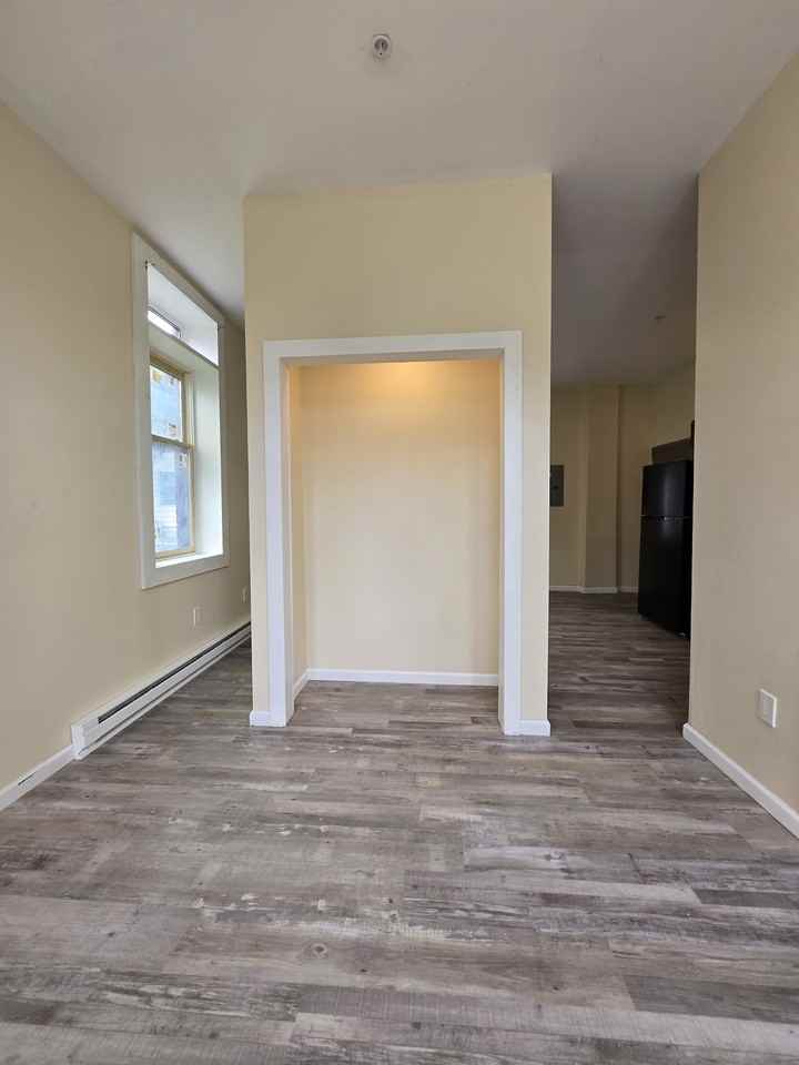 134 North Pearl Street - Photo 5 of 6