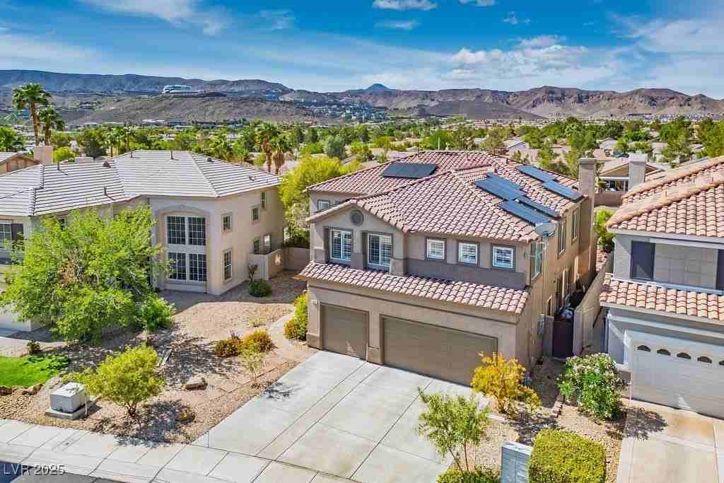 1813 Country Meadows Dr - Photo 3 of 50