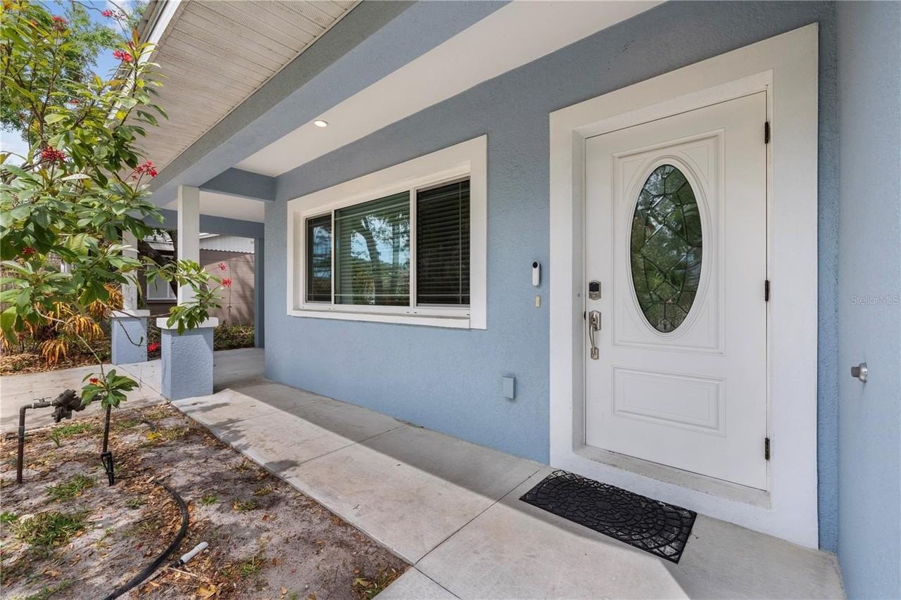 1039 23rd St - Photo 2 of 24