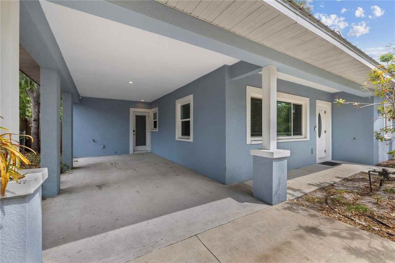 1039 23rd St - Photo 3 of 24