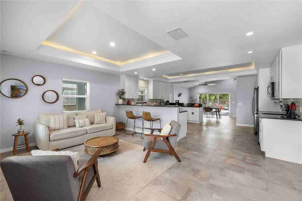 1039 23rd St - Photo 6 of 24