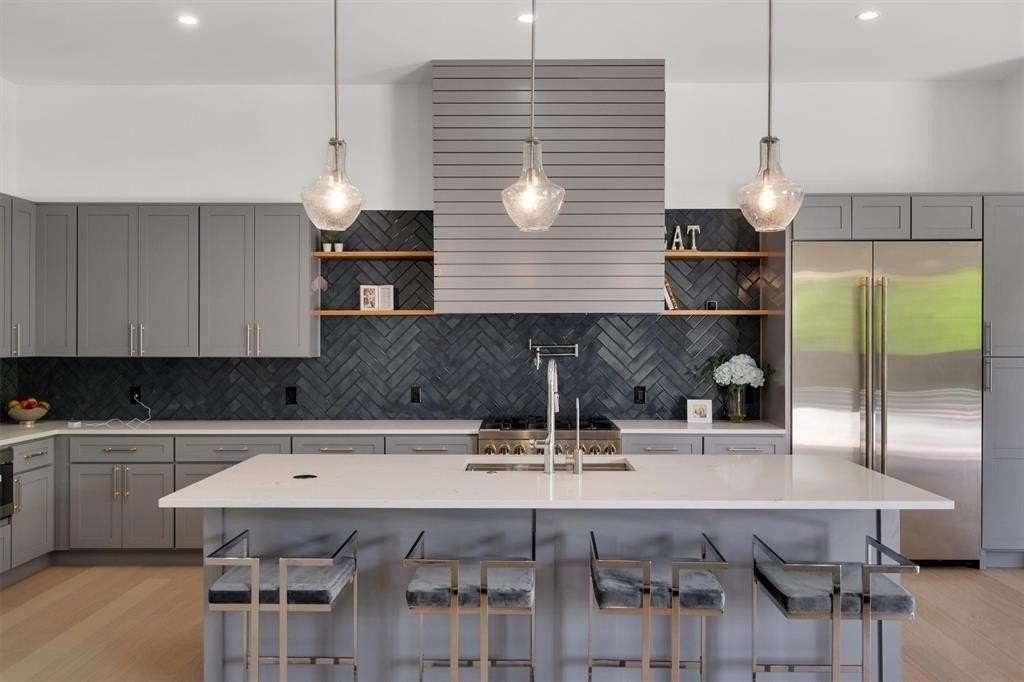 3932 Cortez Dr - Photo 7 of 40