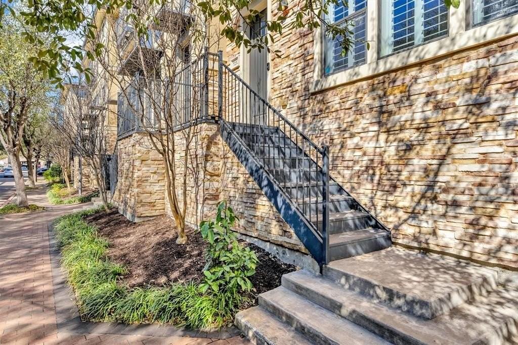 7232 Olivia Ln - Photo 2 of 40