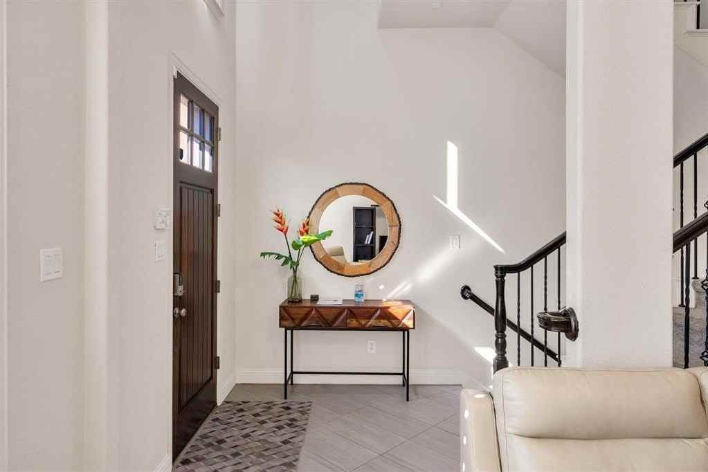 7232 Olivia Ln - Photo 3 of 40