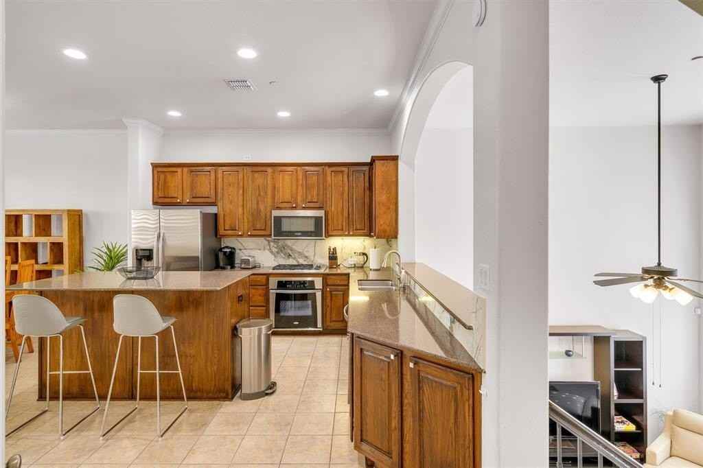 7232 Olivia Ln - Photo 6 of 40