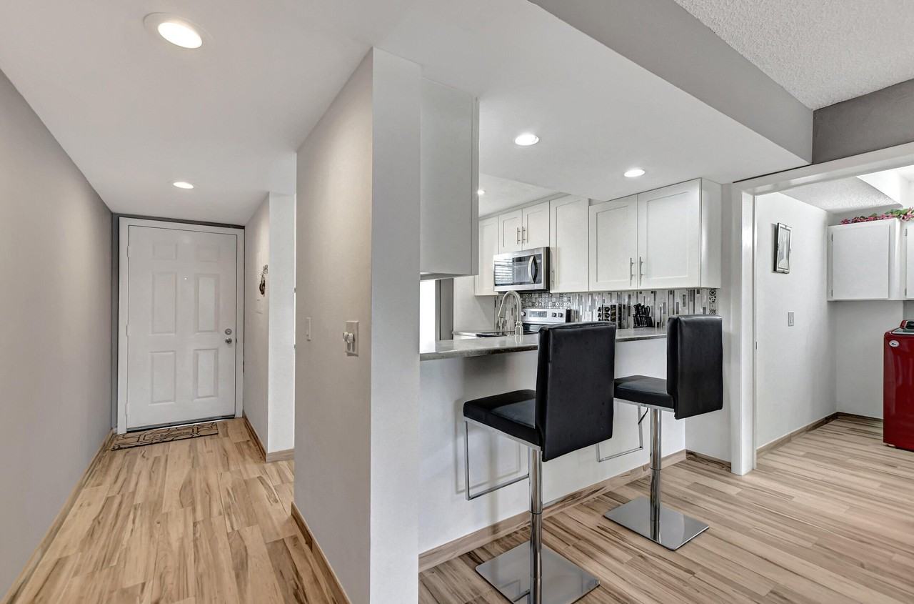 6025 Balboa Cir #304 - Photo 3 of 38