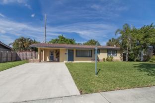 927 W Royal Palm Rd - Photo 1 of 1