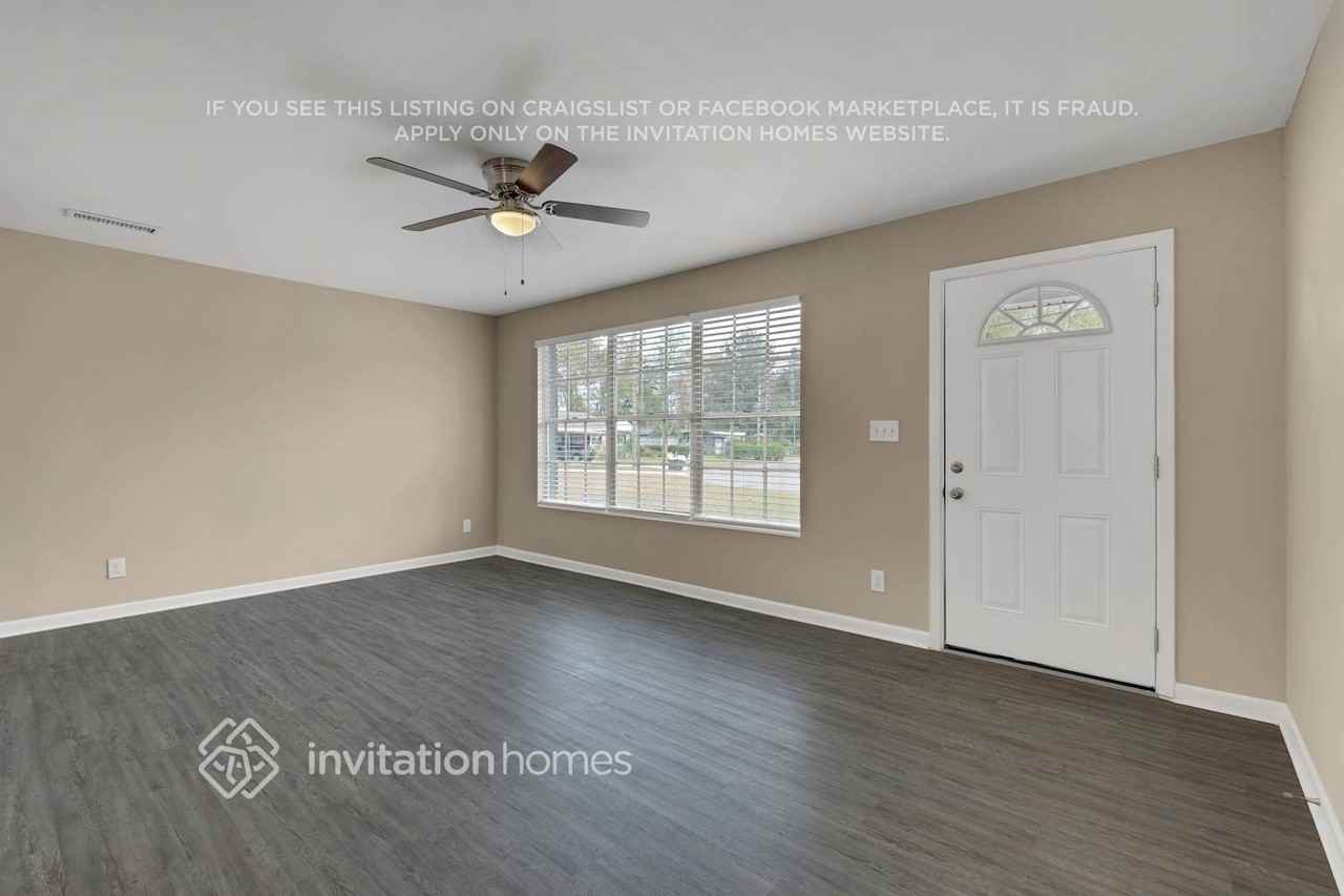 1650 Cezanne Dr W - Photo 3 of 21