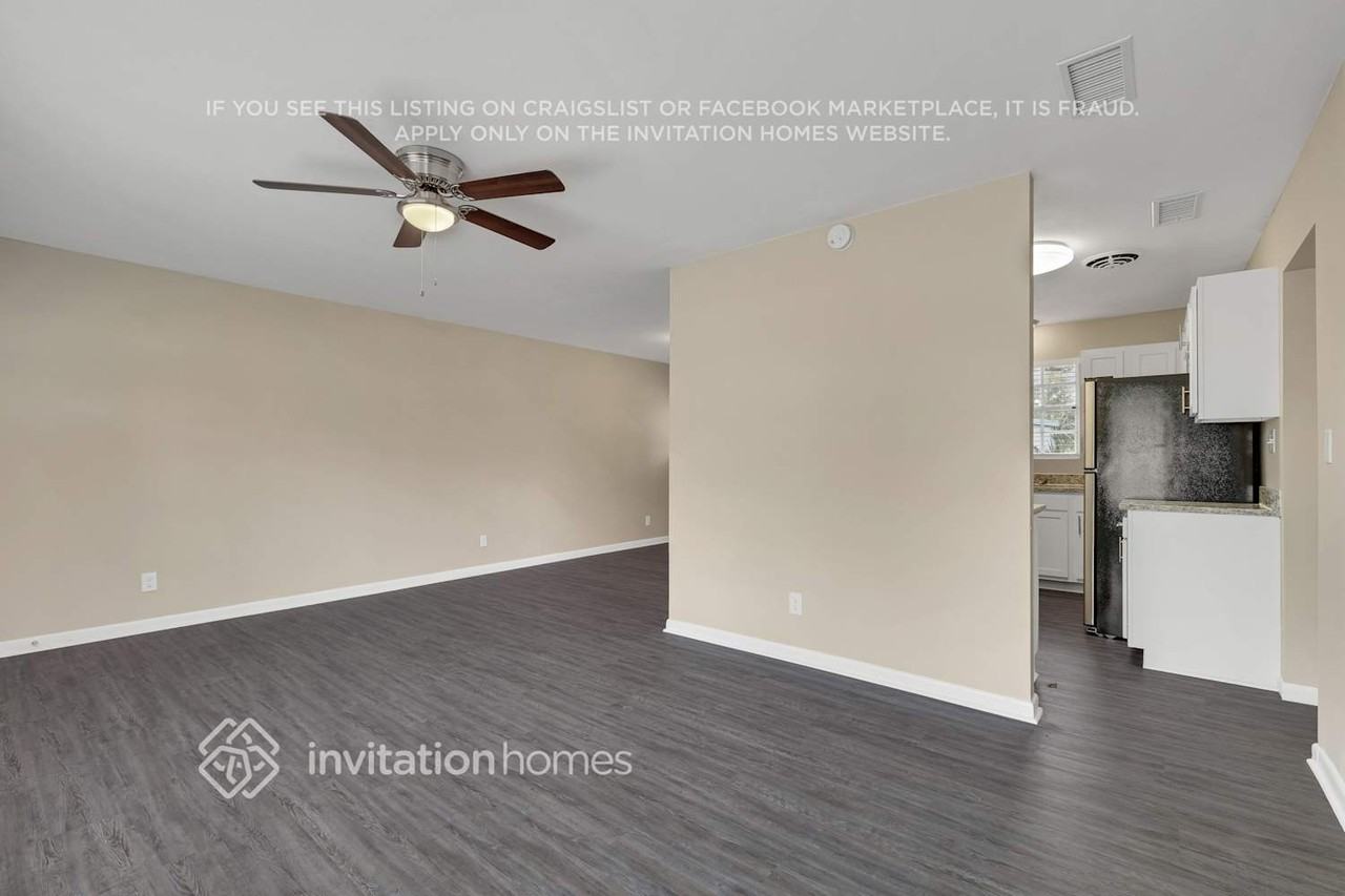 1650 Cezanne Dr W - Photo 5 of 21