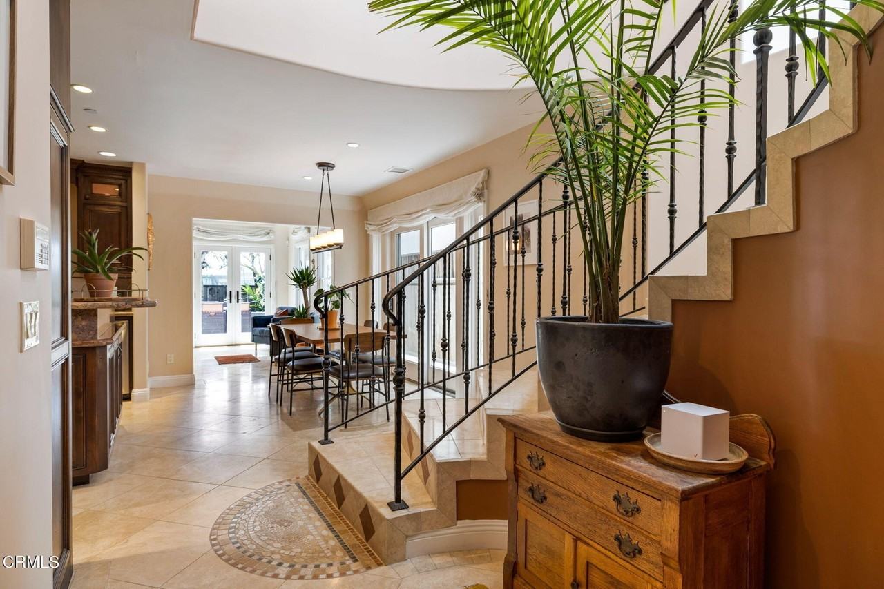 1206 Sagamore Ln - Photo 2 of 19