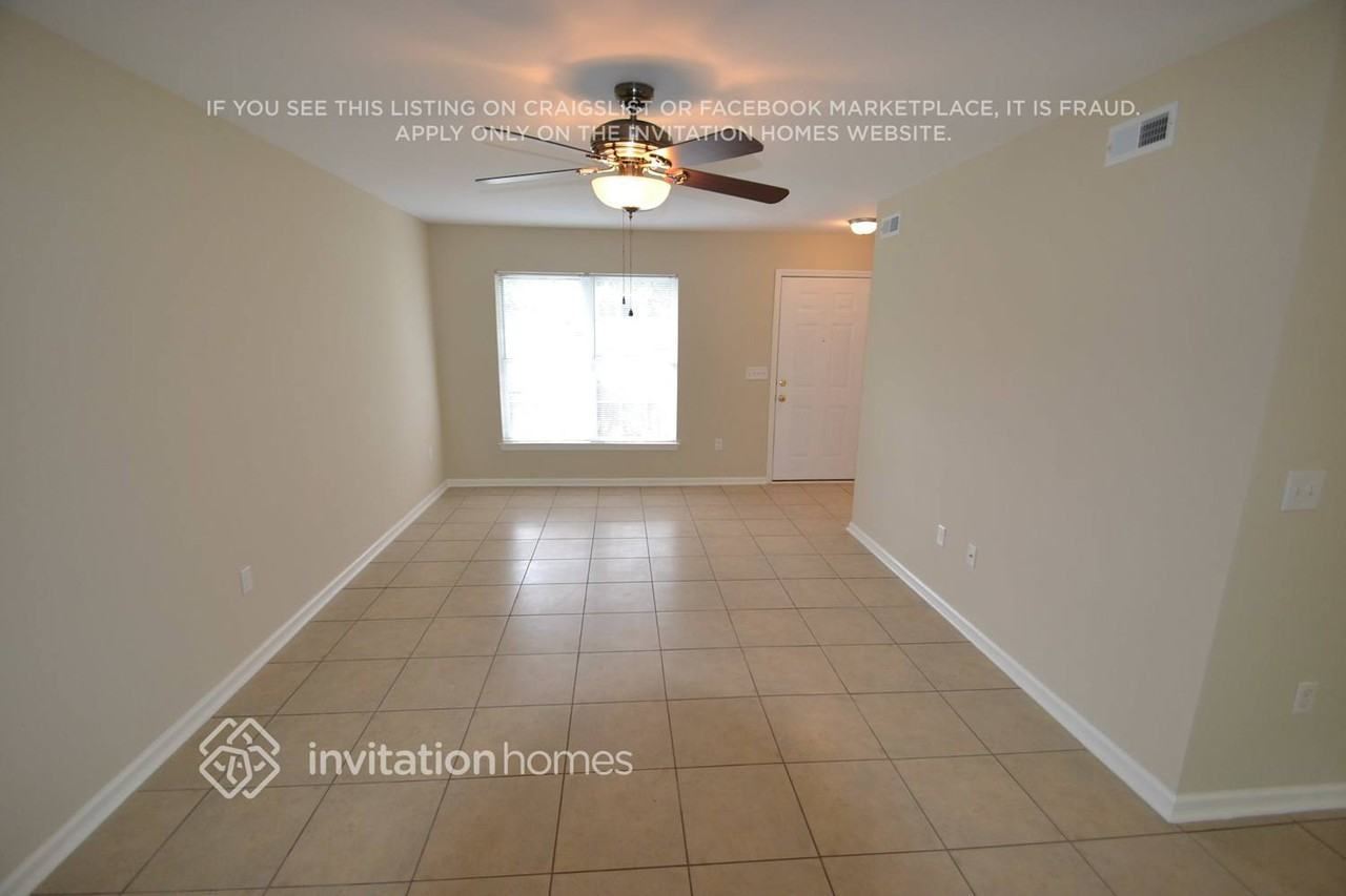 2326 Lomax Ct Se - Photo 2 of 11