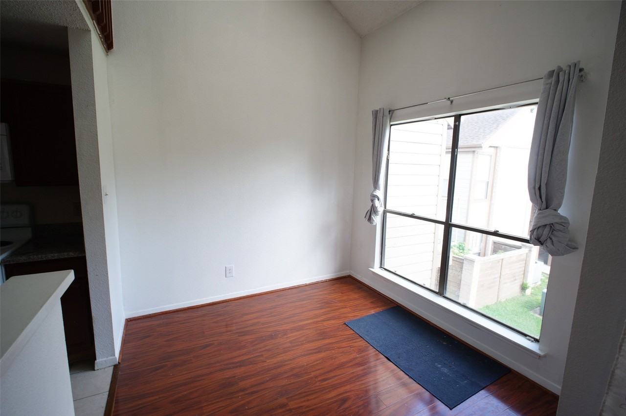 8575 Sands Point Dr - Photo 7 of 24