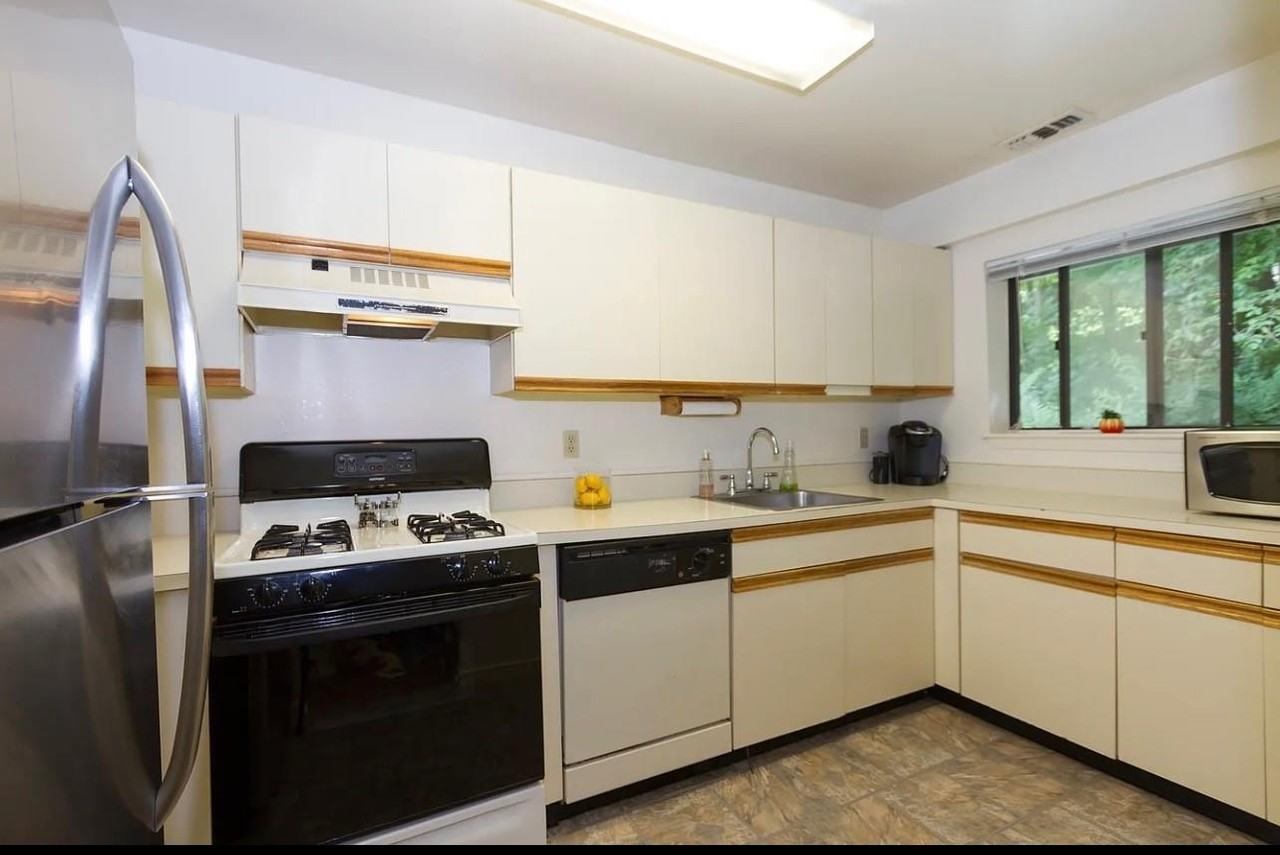 352 N Greeley Ave - Photo 3 of 20
