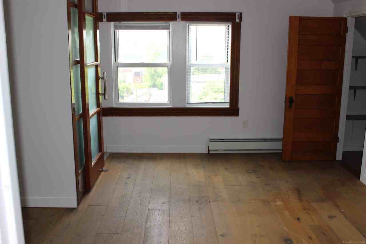 47 Laurel St - Photo 4 of 9