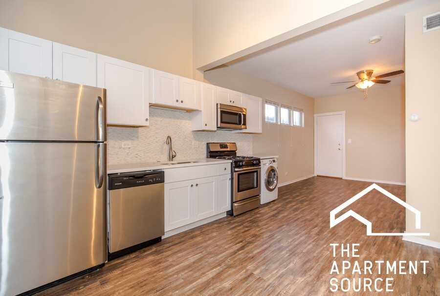 2445 N Clybourn Ave #2F - Photo 3 of 11