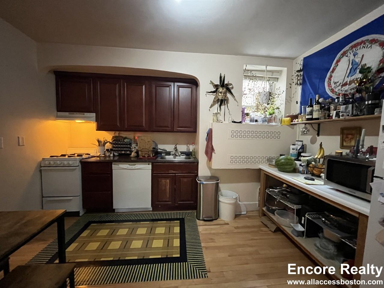 1555 Beacon St #1 - Photo 4 of 35