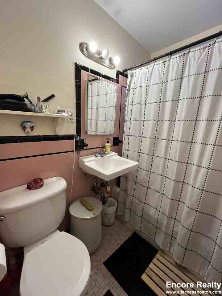 1555 Beacon St #1 - Photo 7 of 35