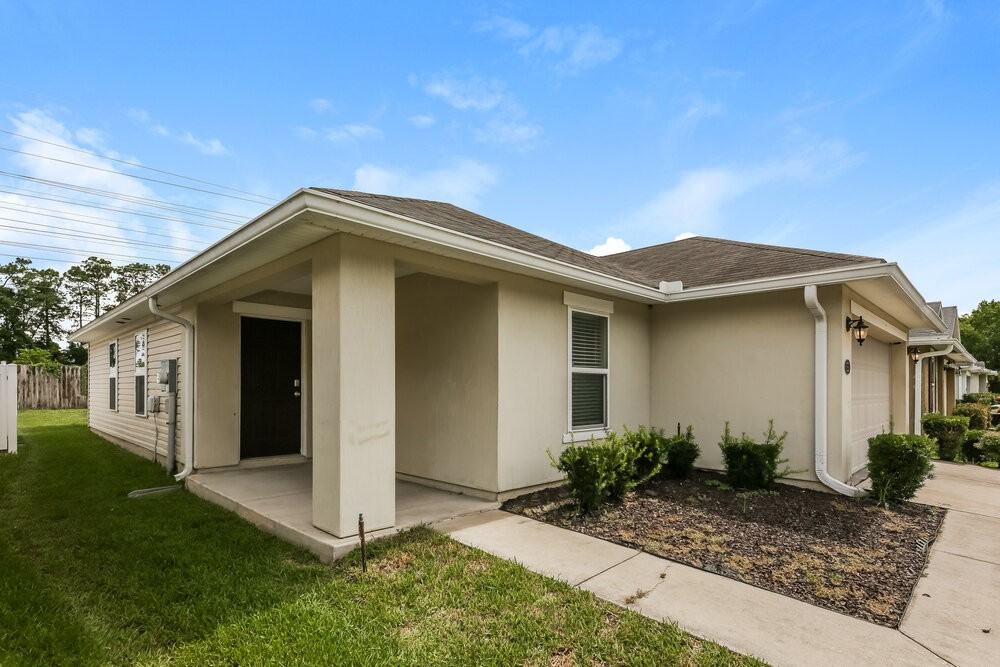 1329 Biscayne Grove Ln - Photo 2 of 16